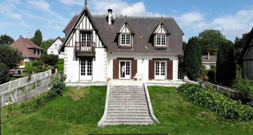 Villa Bonaparte Touques Exteriör bild